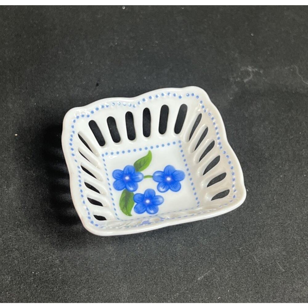 Williamsburg Reticulated Trinket Dish Square Blue Floral Vintage Ceramic Accent